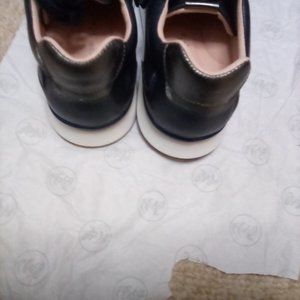 Women leather sneakers